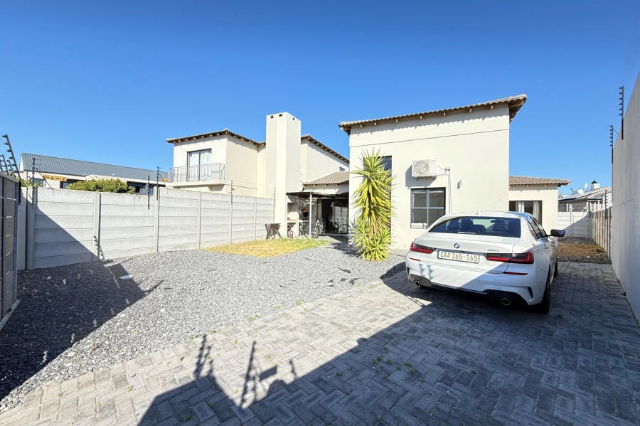 3 Bedroom Property for Sale in Parklands North Western Cape